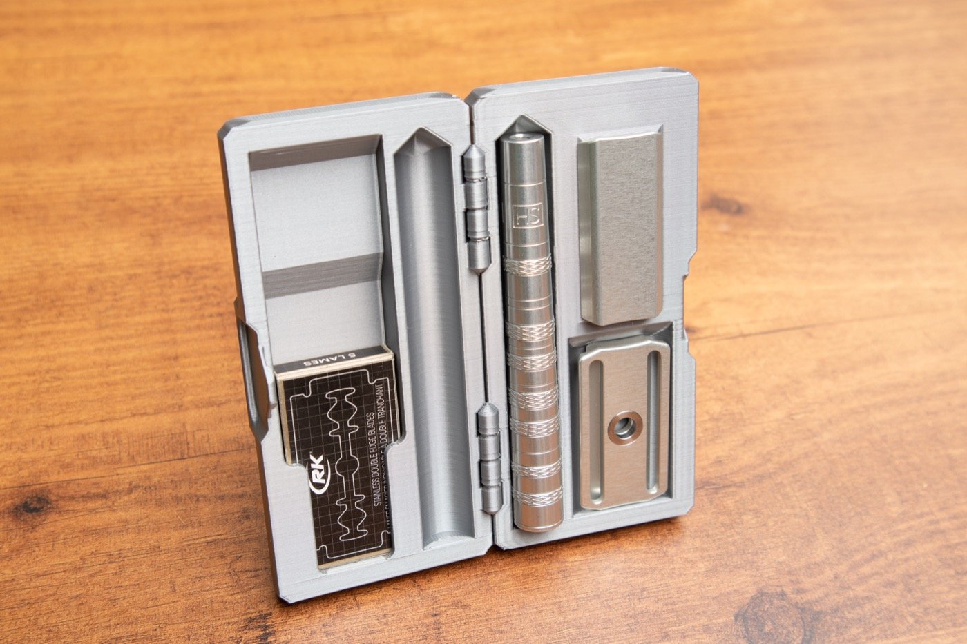 Travelcase voor Henson Safety Razor - Zilvergrijs